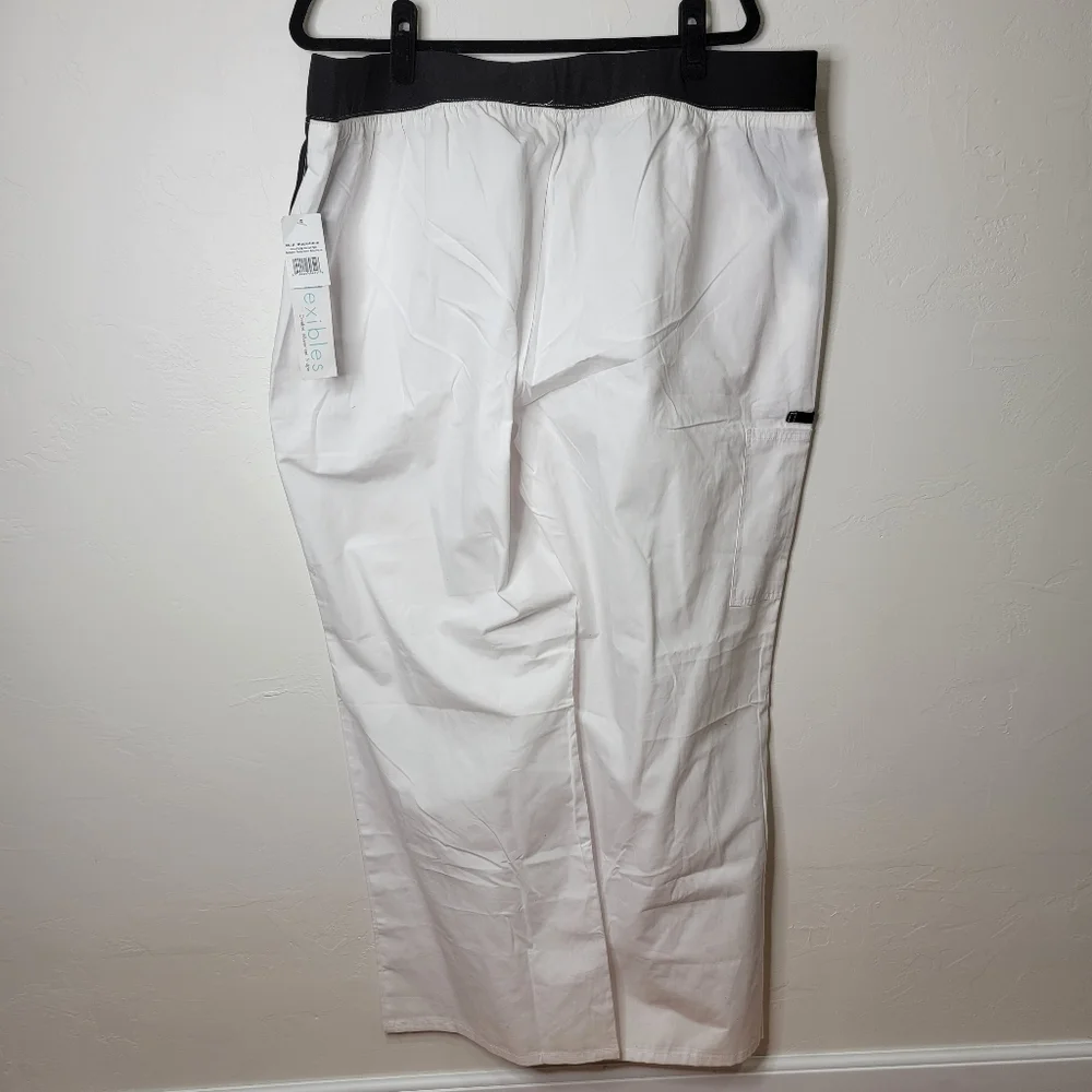 Cherokee White and BlackbCargi Pocket Pants - Picture 7 of 7